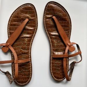 Sam Edelman Women’s Gigi Thong Leather Sandals